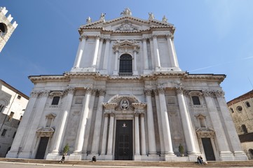 Fototapeta na wymiar New Cathedral of Brescia