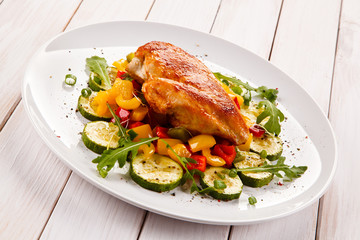 Grilled chicken fillet and vegetables