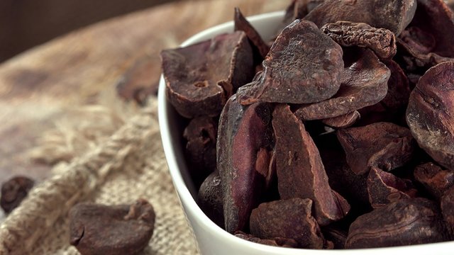 Rotating Kola Nuts (seamless loopable, 4K)