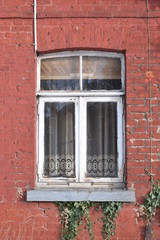 Fototapeta na wymiar Sprossenfenster eines Bauernhauses