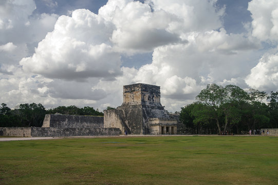 Maya Pyramid, Chichen-Itza , Mexico