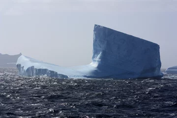 Rolgordijnen Antarctic iceberg © bummi100