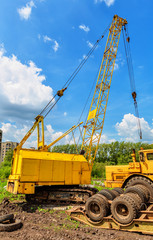 Mobile caterpillar crane