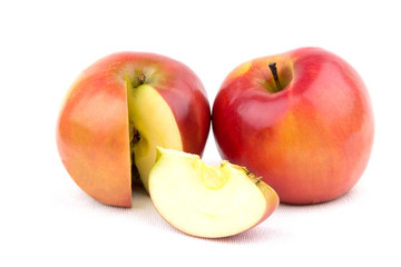 Naklejka na ściany i meble свежие яблоки на белом фоне в крапинку