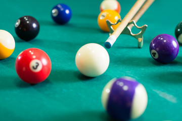 Billiard balls in a pool table