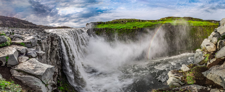 Fototapeta Panorama oszałamiającego wodospadu Dettifoss na Islandii