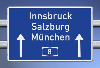 Wegweiser auf A8, Richtung Innsbruck, Salzburg, München