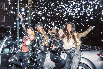 Girls partying © oneinchpunch