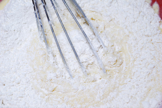 Preparazione crema di cioccolato
