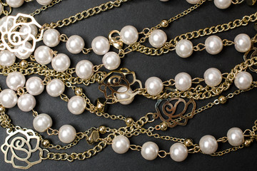 texture of beads and chains