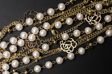 texture of beads and chains