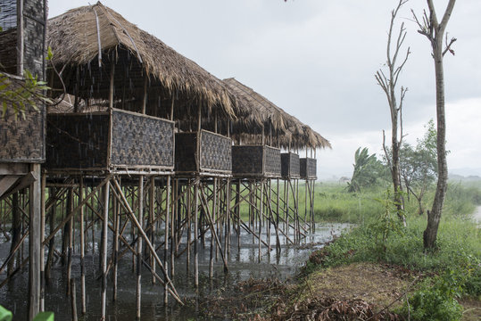 Casas de Bamb&uacute;