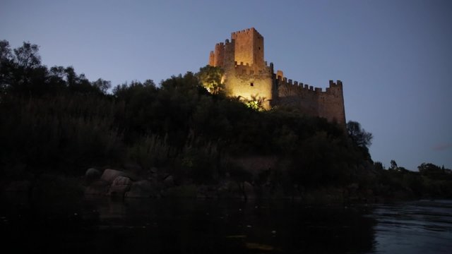 castello di Almourol dal fiume Tago - Portogallo