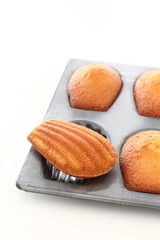 マドレーヌ　焼き立て