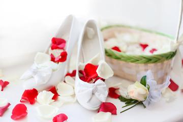 Obraz na płótnie Canvas Elegant and stylish bridal shoes