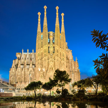 Sagrada Familia at night, Barcelona
