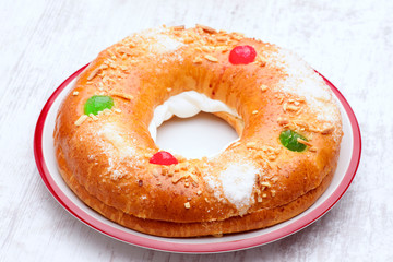 roscón de Reyes, typical Spanish