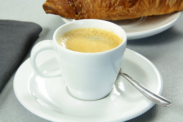 café et croissant 10012016