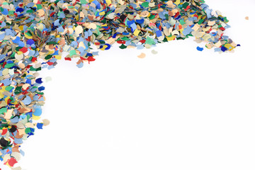 Hintergrund Konfetti auf weiß
