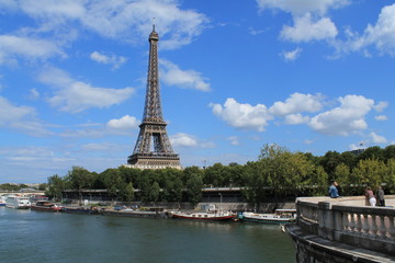 Fototapeta na wymiar La Tour Eiffel à Paris, France