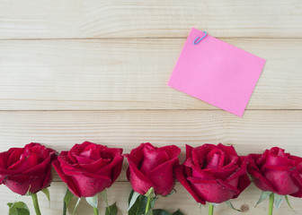 Sticky note and red rose 7