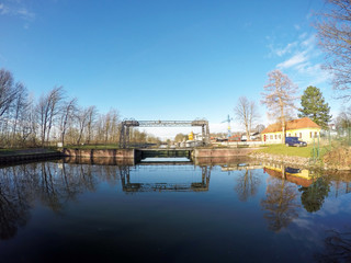 Obraz premium Auf der Kanalinsel im Schleusenpark Waltrop, NRW, Deutschland