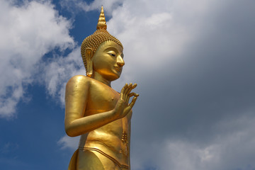 Fototapeta na wymiar Big Buddha statue at Hat-Yai, Thailand