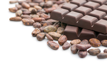 dark chocolate bars and cocoa beans