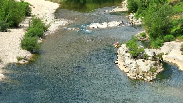 Rivi&egrave;re en site sauvage