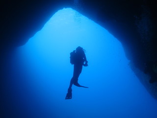 Diver silhouette © Piotr Szczap