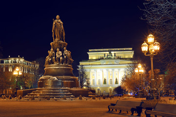 Fototapeta na wymiar night view of the Alexandrinsky theater and the monument to Cath