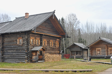 Fototapeta na wymiar old wooden house in Russian village village of Semyonkovo, Volog