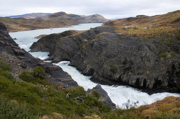 krajobraz okolicy Salto Grande w chilijskim Parku Narodowym Torres del Paine