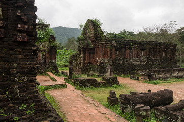 Fototapeta na wymiar My Son temple ruins, Vietnam