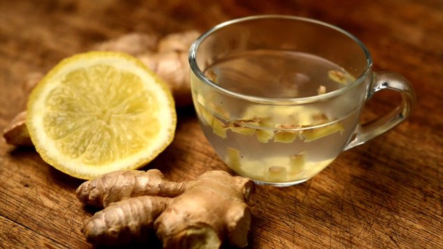 Ginger Tee with drops of Lemon
