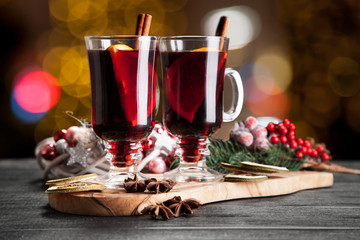 Mulled wine with cinnamon and orange