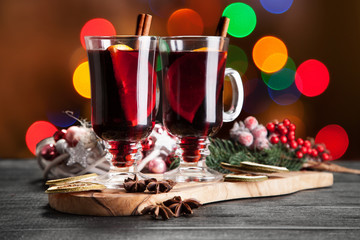 Mulled wine with cinnamon and orange