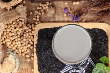 Soybean milk mix black sesame .