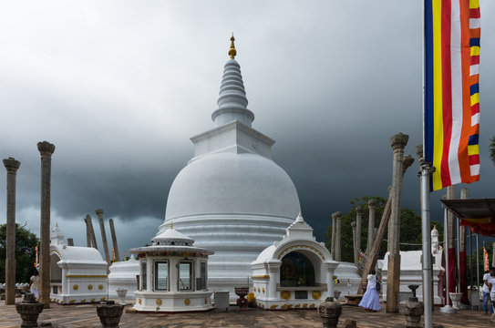 Dagoba Thuparama in Anuradhapura