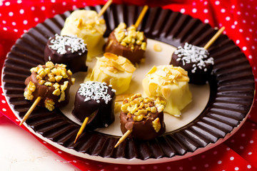 bananas in chocolate on skewers