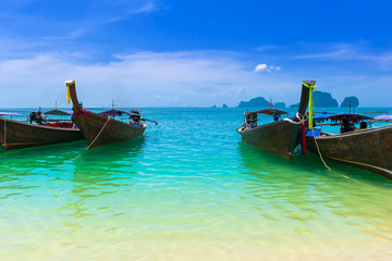 Fototapeta na wymiar Cristal clear water of tropical sea in Thailand