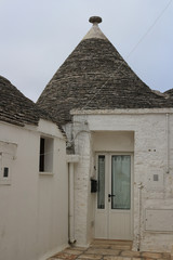 VICOLETTO DI ALBEROBELLO CON TRULLO