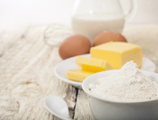  Ingredients for the preparation of bakery products