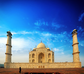 Fototapeta premium Wide angle view of tourist landmark in India Taj Mahal palace