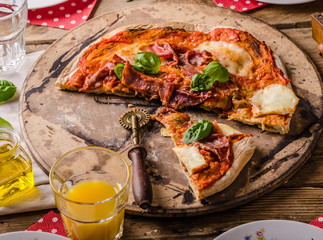 Pizza margherita rustic style