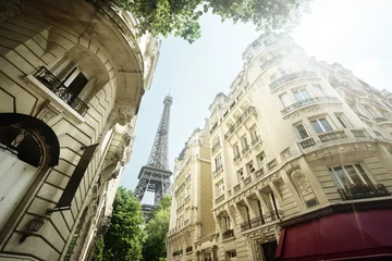 Fotobehang building in Paris near Eiffel Tower © Iakov Kalinin