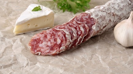 Salami camembert