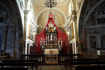 Fototapeta na wymiar Inside Chiesa di Santa Maria del Sasso