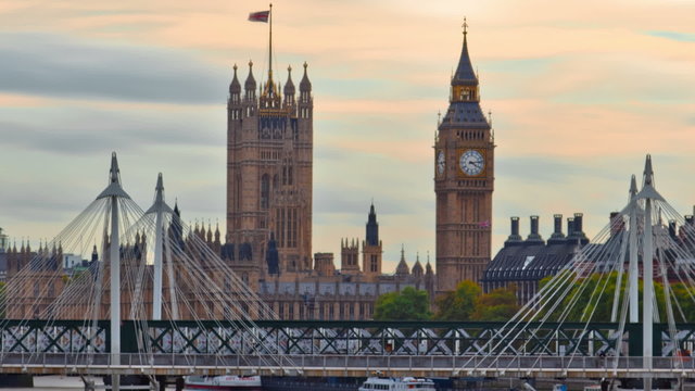 Time-lapse of Big Ben and the Hungerford bridge in London. Cropped.