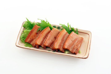 沖縄伝統料理の三枚肉 